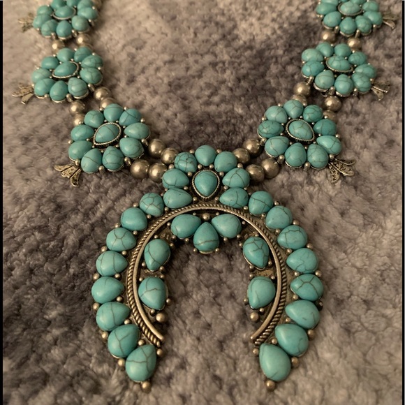 Turquoise Necklace - Picture 2 of 13